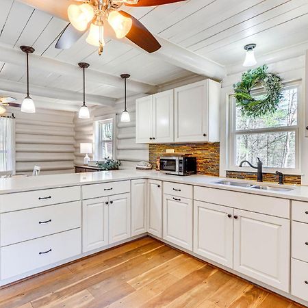 Dog-Friendly Hiawassee Cabin With Decks And Fire Pit! Kültér fotó