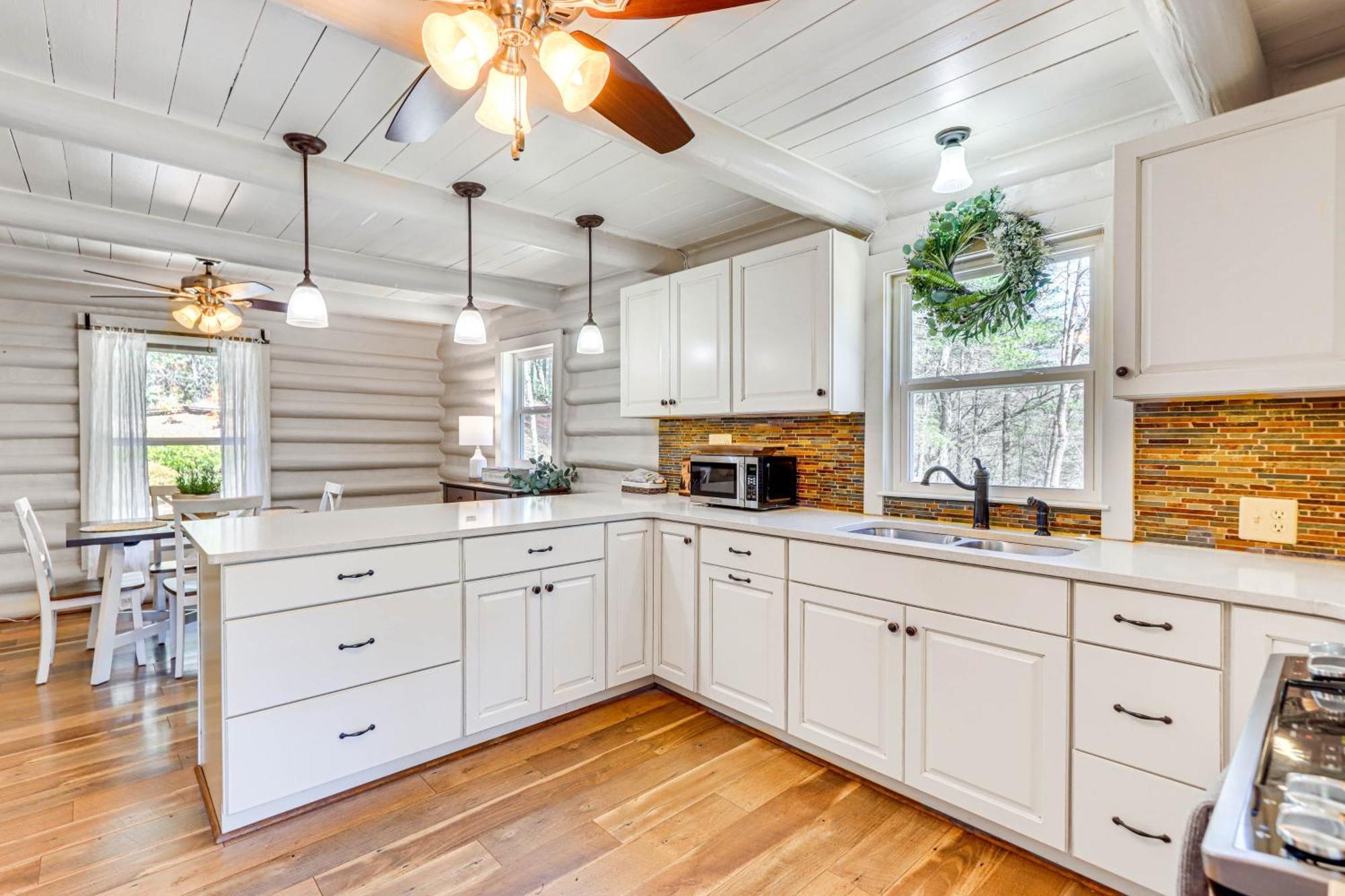 Dog-Friendly Hiawassee Cabin With Decks And Fire Pit! Kültér fotó