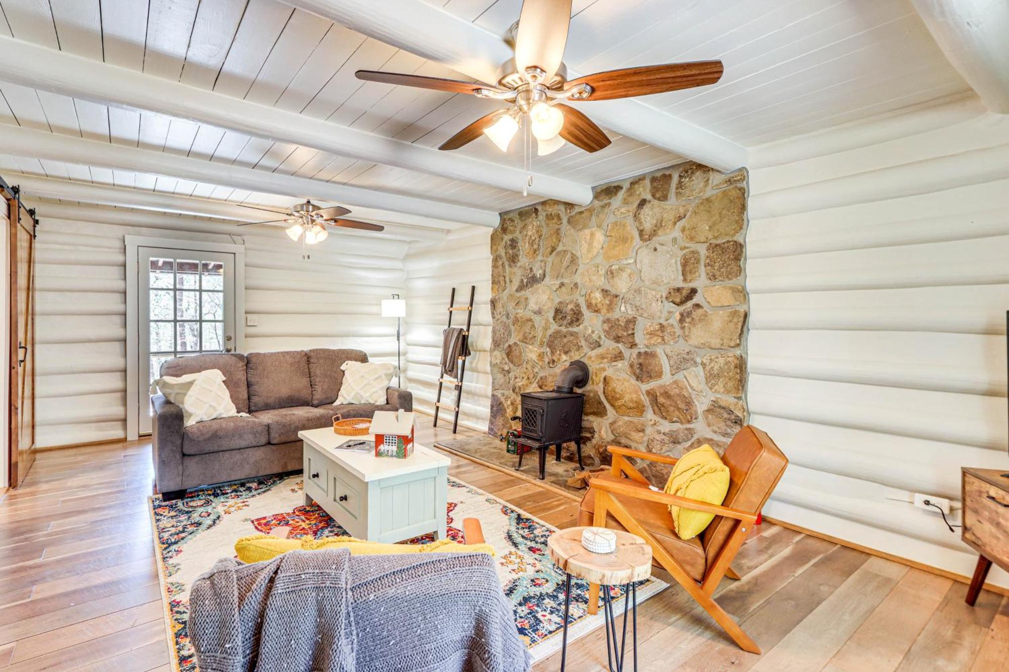 Dog-Friendly Hiawassee Cabin With Decks And Fire Pit! Kültér fotó