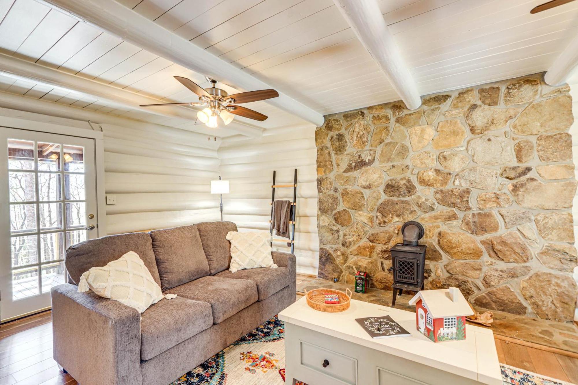 Dog-Friendly Hiawassee Cabin With Decks And Fire Pit! Kültér fotó
