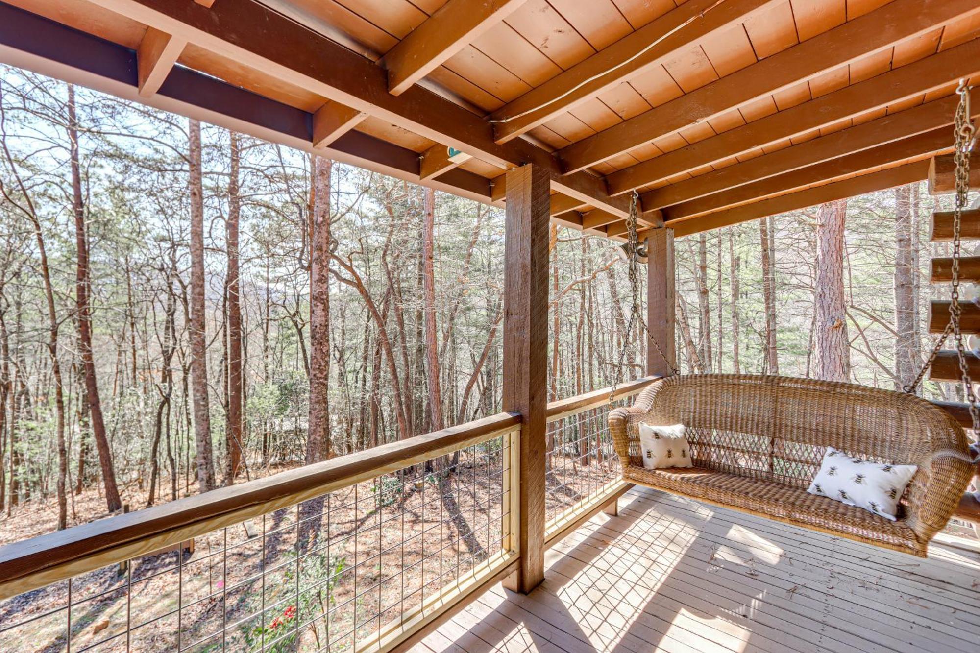 Dog-Friendly Hiawassee Cabin With Decks And Fire Pit! Kültér fotó