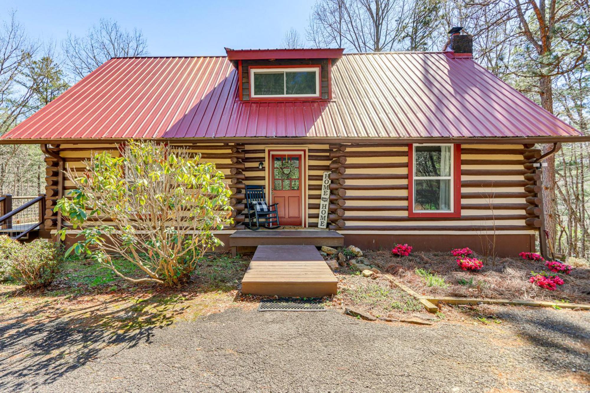 Dog-Friendly Hiawassee Cabin With Decks And Fire Pit! Kültér fotó