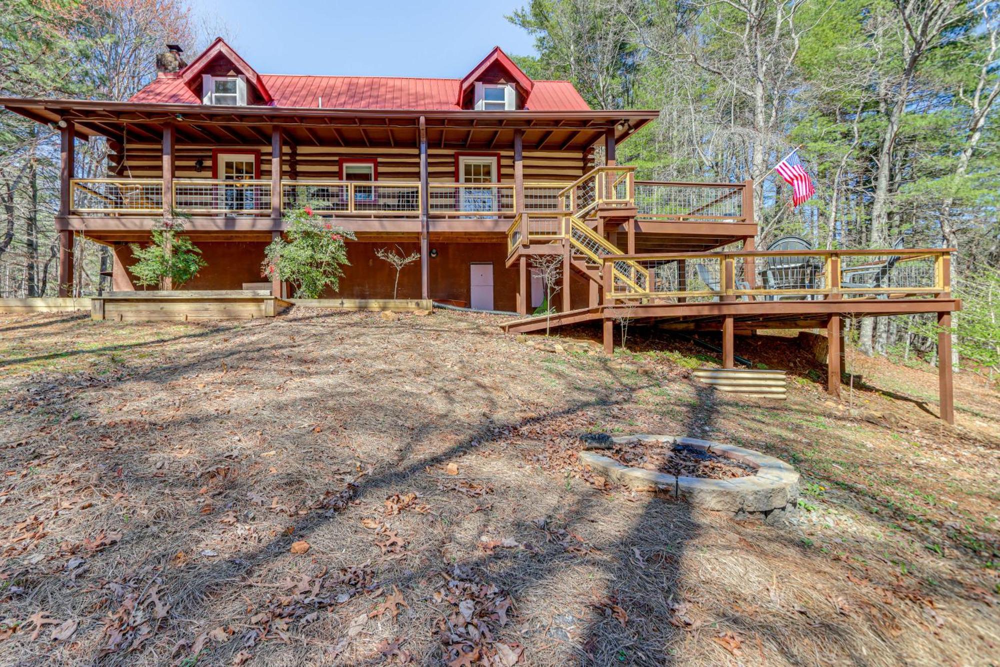 Dog-Friendly Hiawassee Cabin With Decks And Fire Pit! Kültér fotó